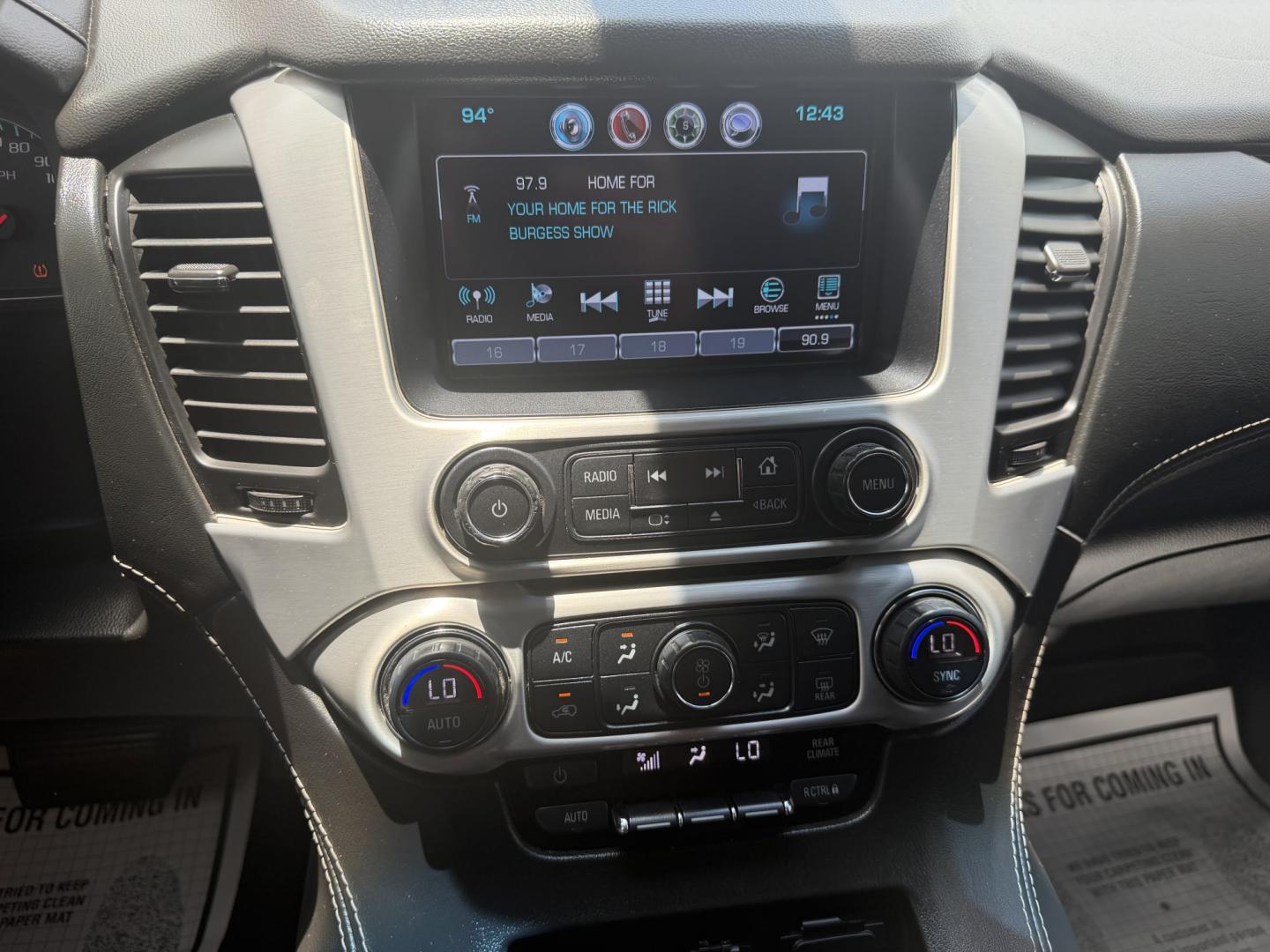 2017 GRAY GMC YUKON XL SLE XL SLE (1GKS2FKC6HR) with an 5.3L 8 CYL engine, located at 922 W. Beacon St., Philadelphia, MS, 39350, (601) 650-3675, 32.770447, -89.127151- Photo#17