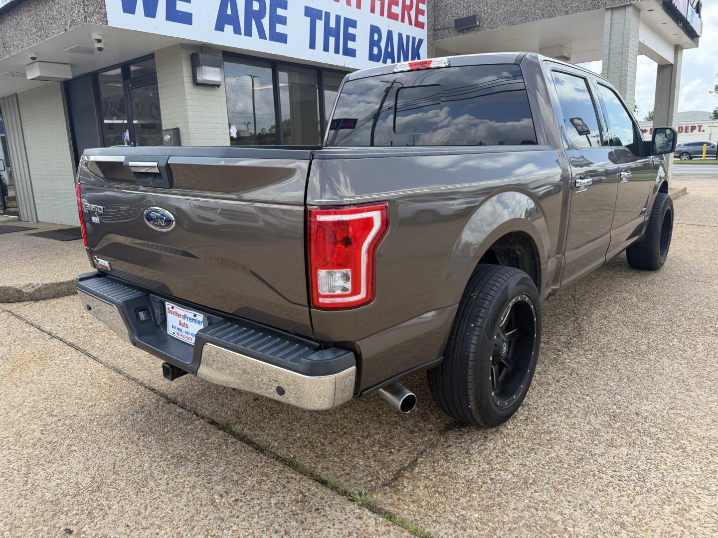 2015 BROWN FORD F-150 XLT XLT (1FTEW1CP8FK) with an 2.7L 6CYL engine, located at 922 W. Beacon St., Philadelphia, MS, 39350, (601) 650-3675, 32.770447, -89.127151- Photo#5