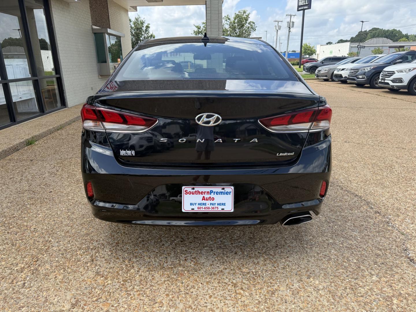 2018 BLACK HYUNDAI SONATA LIMITED (5NPE34AF3JH) , located at 922 W. Beacon St., Philadelphia, MS, 39350, (601) 650-3675, 32.770447, -89.127151- Photo#4