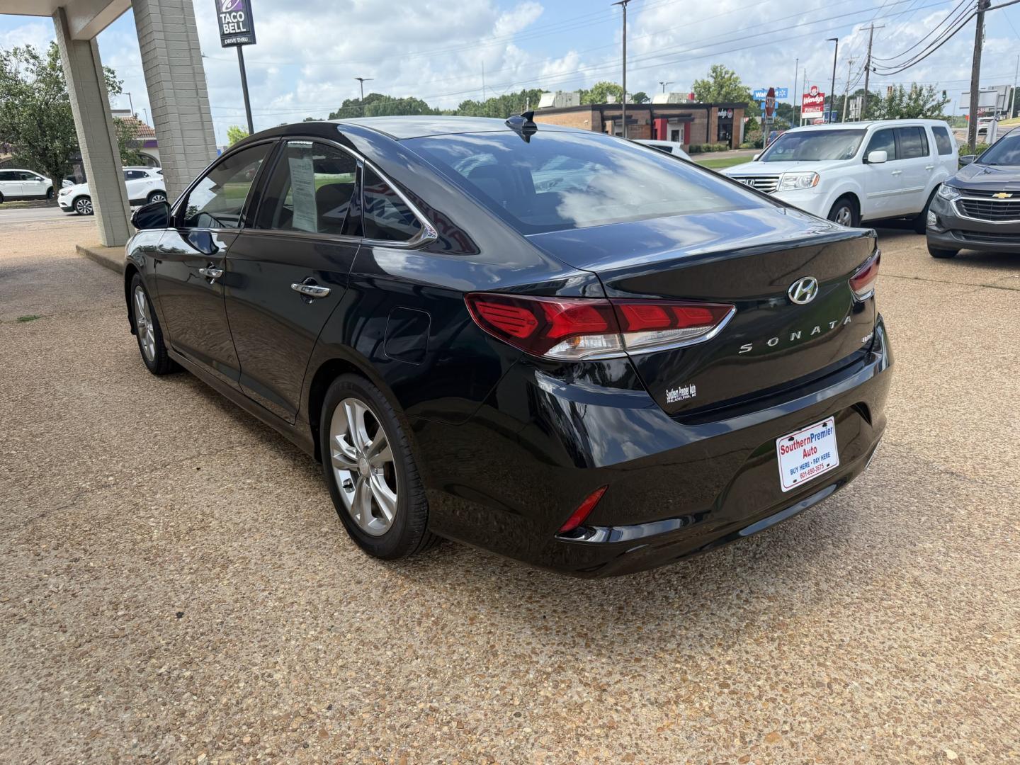 2018 BLACK HYUNDAI SONATA LIMITED (5NPE34AF3JH) , located at 922 W. Beacon St., Philadelphia, MS, 39350, (601) 650-3675, 32.770447, -89.127151- Photo#3