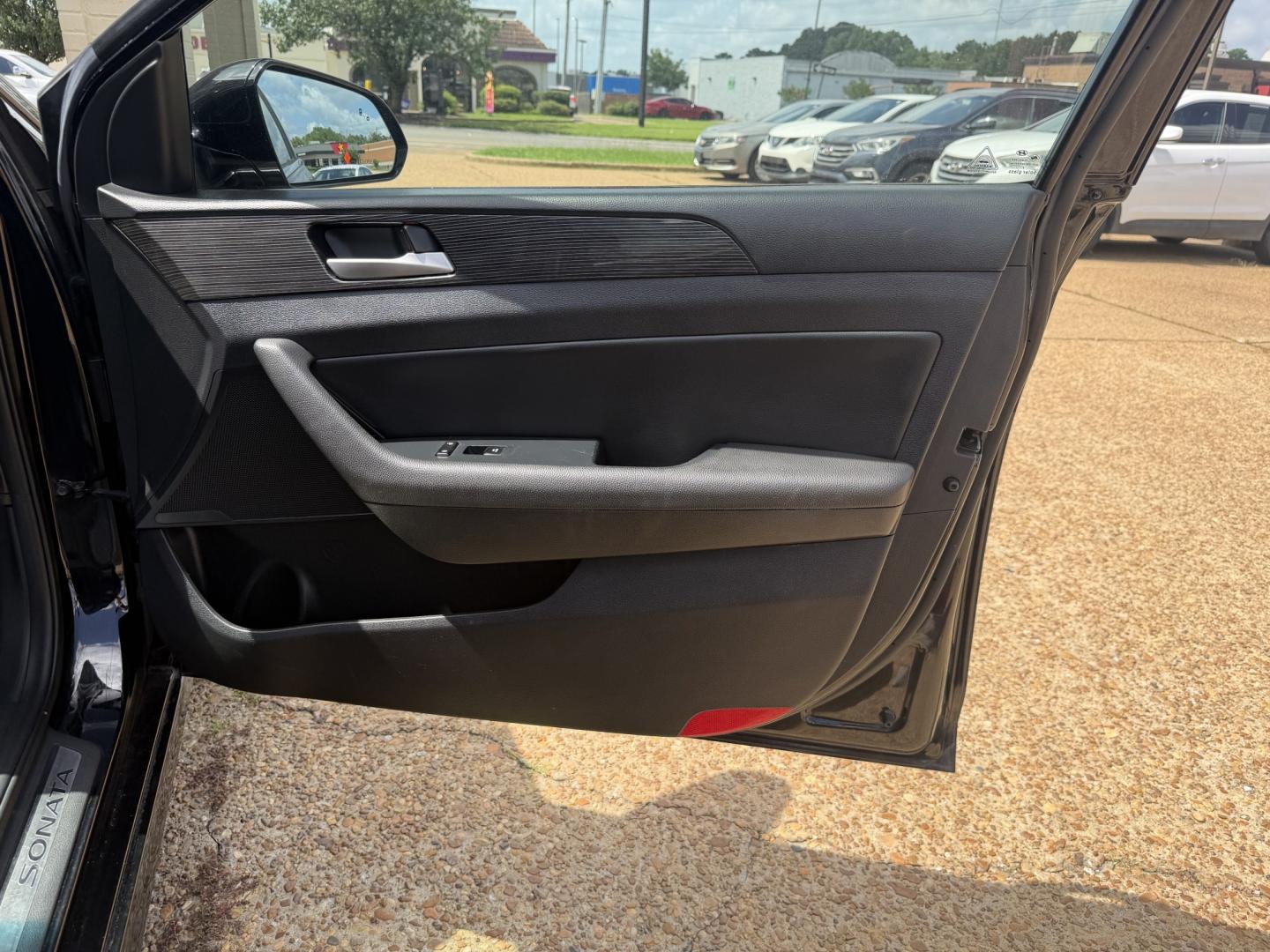 2018 BLACK HYUNDAI SONATA LIMITED (5NPE34AF3JH) , located at 922 W. Beacon St., Philadelphia, MS, 39350, (601) 650-3675, 32.770447, -89.127151- Photo#11