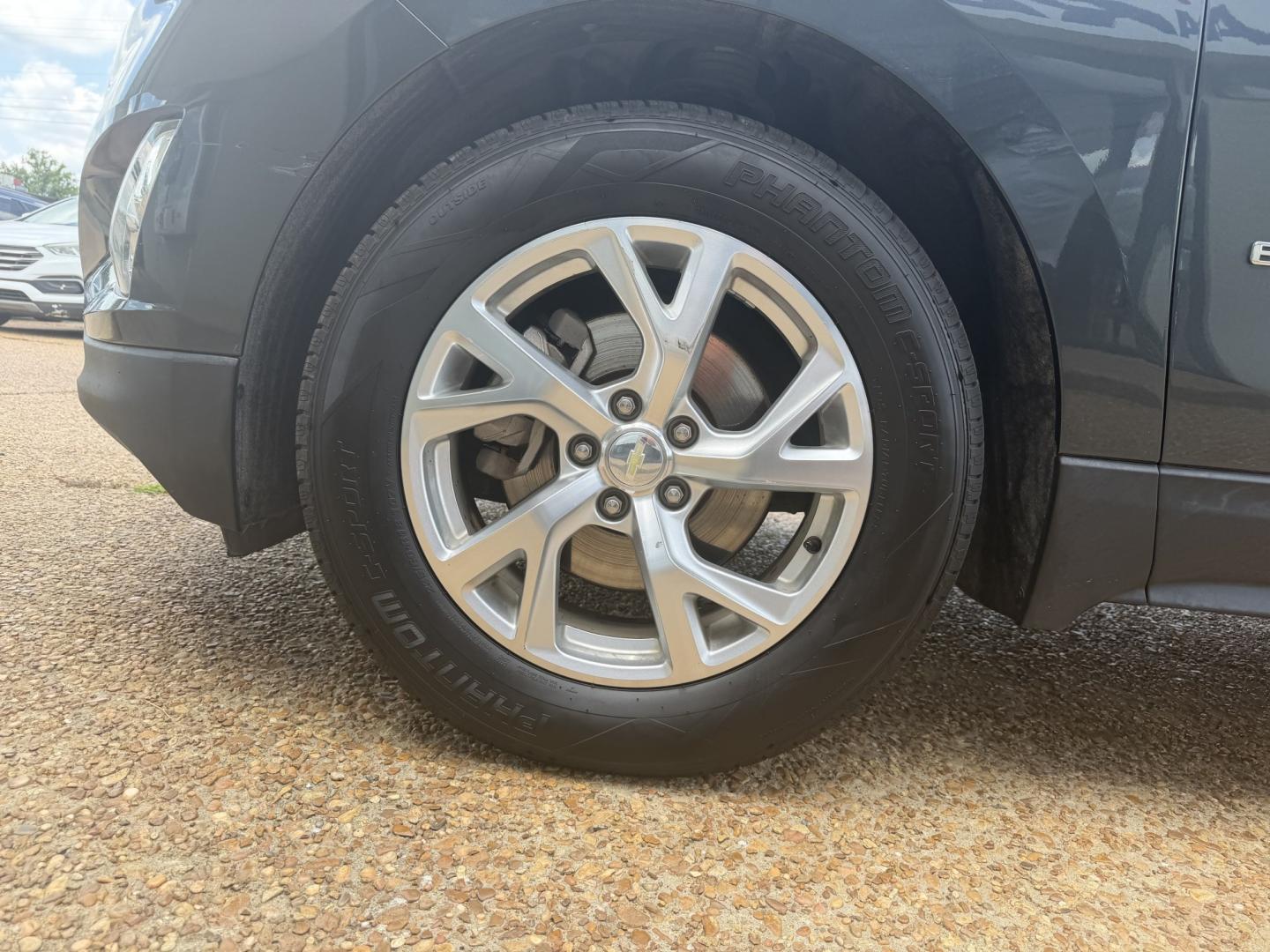 2018 GRAY CHEVROLET EQUINOX LT (2LT) LT (3GNAXKEX6JS) with an 2.0 4 CYL engine, located at 922 W. Beacon St., Philadelphia, MS, 39350, (601) 650-3675, 32.770447, -89.127151- Photo#7