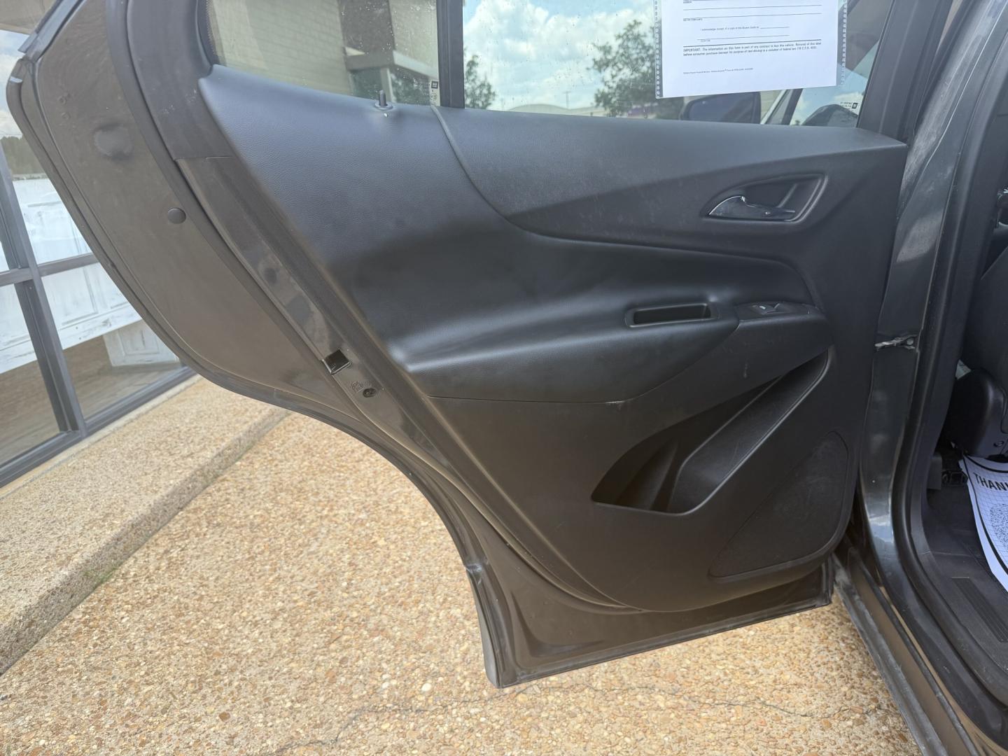 2018 GRAY CHEVROLET EQUINOX LT (2LT) LT (3GNAXKEX6JS) with an 2.0 4 CYL engine, located at 922 W. Beacon St., Philadelphia, MS, 39350, (601) 650-3675, 32.770447, -89.127151- Photo#12