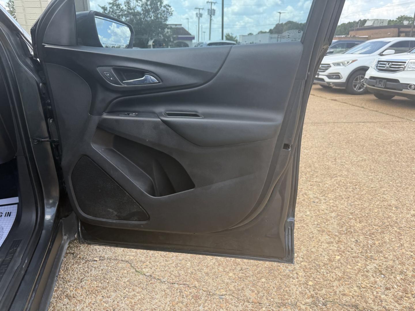 2018 GRAY CHEVROLET EQUINOX LT (2LT) LT (3GNAXKEX6JS) with an 2.0 4 CYL engine, located at 922 W. Beacon St., Philadelphia, MS, 39350, (601) 650-3675, 32.770447, -89.127151- Photo#11
