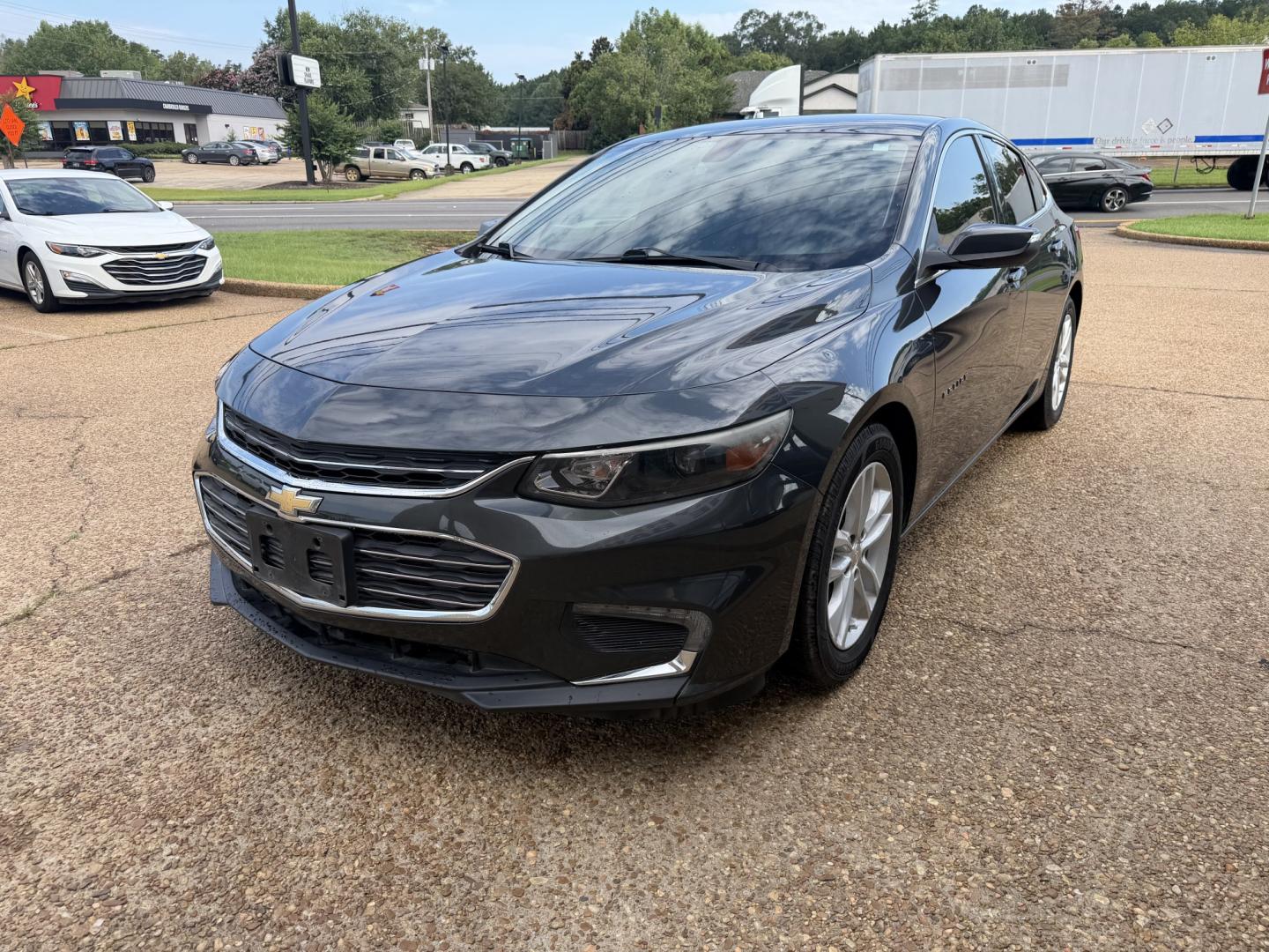 2018 GRAY CHEVROLET MALIBU LT (2FL) (1G1ZD5ST8JF) , located at 922 W. Beacon St., Philadelphia, MS, 39350, (601) 650-3675, 32.770447, -89.127151- Photo#2