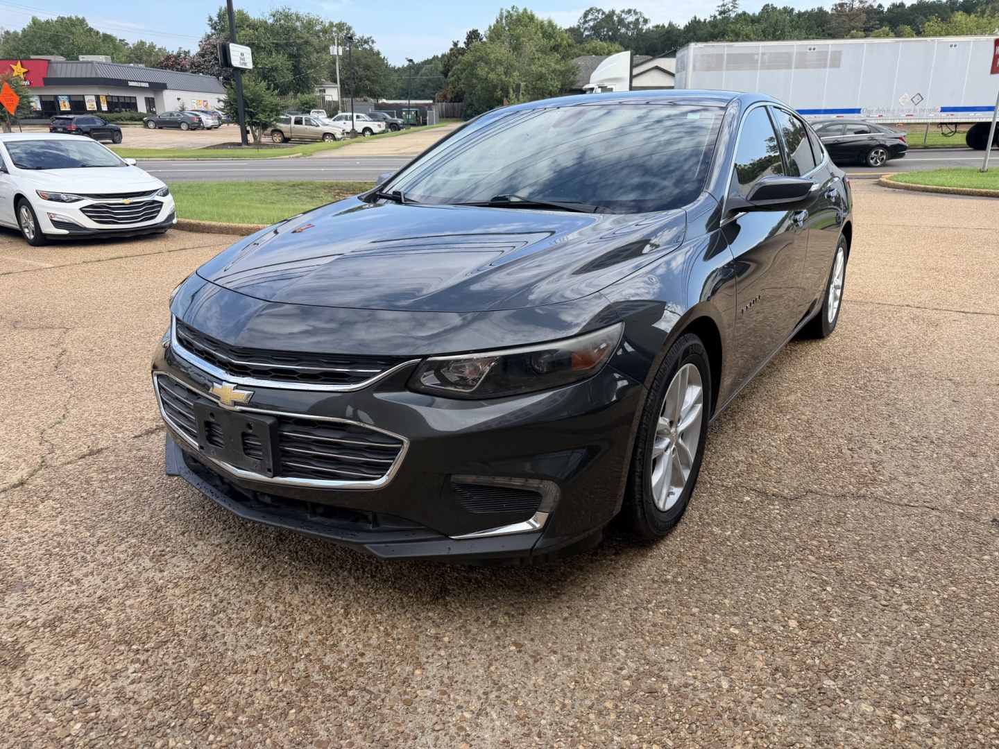 2018 GRAY CHEVROLET MALIBU LT (2FL) (1G1ZD5ST8JF) , located at 922 W. Beacon St., Philadelphia, MS, 39350, (601) 650-3675, 32.770447, -89.127151- Photo#2