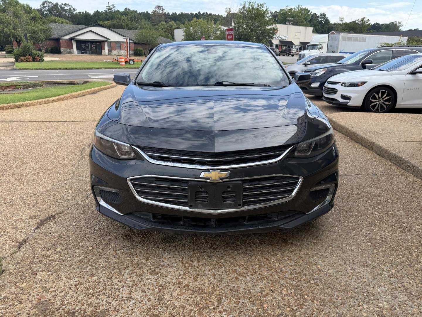 2018 GRAY CHEVROLET MALIBU LT (2FL) (1G1ZD5ST8JF) , located at 922 W. Beacon St., Philadelphia, MS, 39350, (601) 650-3675, 32.770447, -89.127151- Photo#1