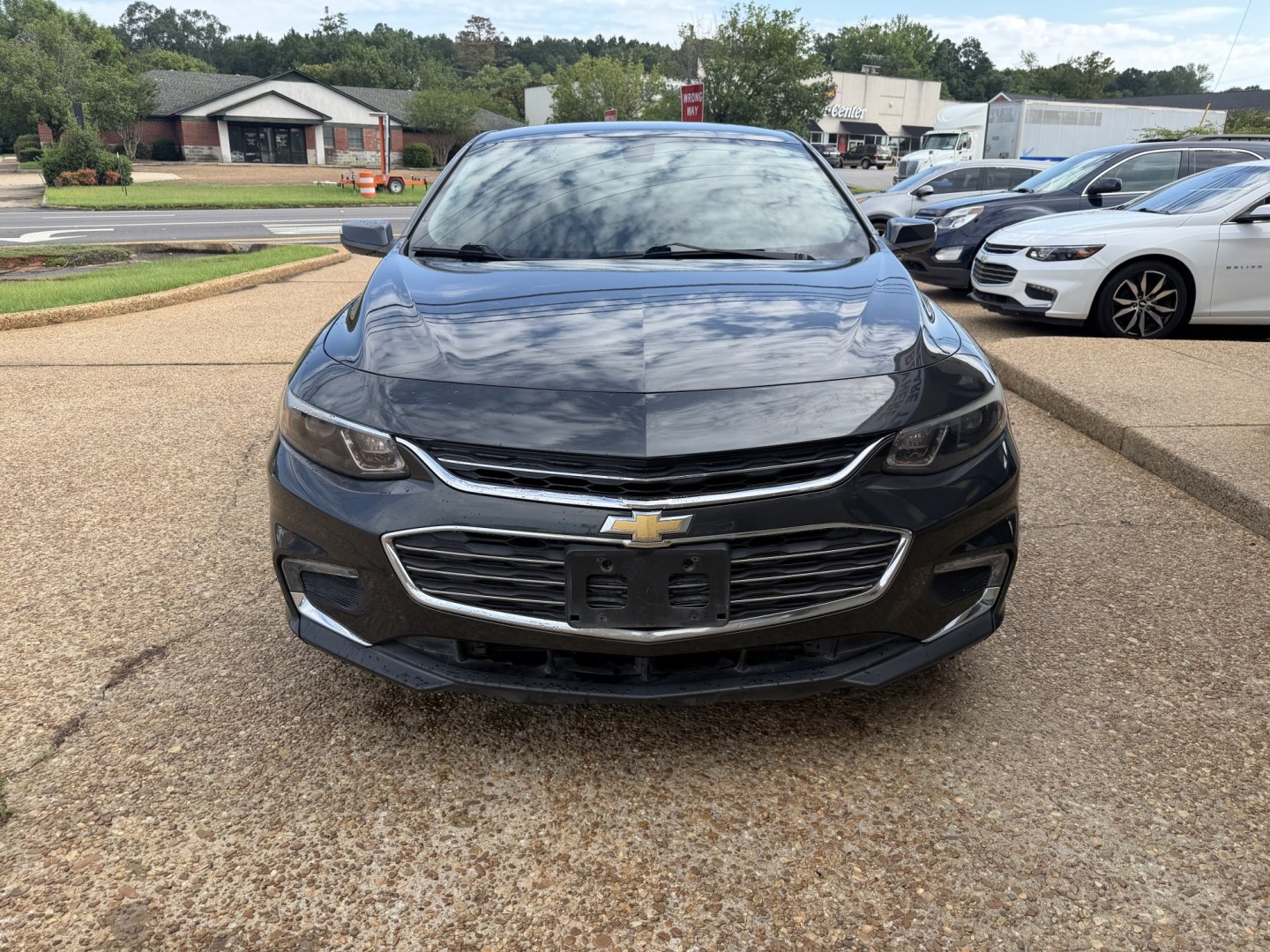 2018 GRAY CHEVROLET MALIBU LT (2FL) (1G1ZD5ST8JF) , located at 922 W. Beacon St., Philadelphia, MS, 39350, (601) 650-3675, 32.770447, -89.127151- Photo#1