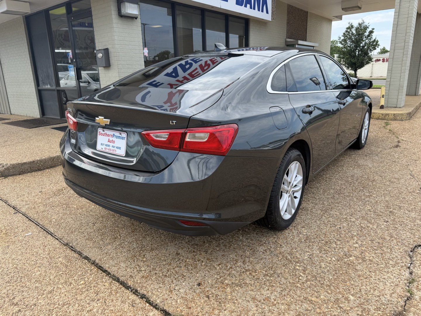 2018 GRAY CHEVROLET MALIBU LT (2FL) (1G1ZD5ST8JF) , located at 922 W. Beacon St., Philadelphia, MS, 39350, (601) 650-3675, 32.770447, -89.127151- Photo#5