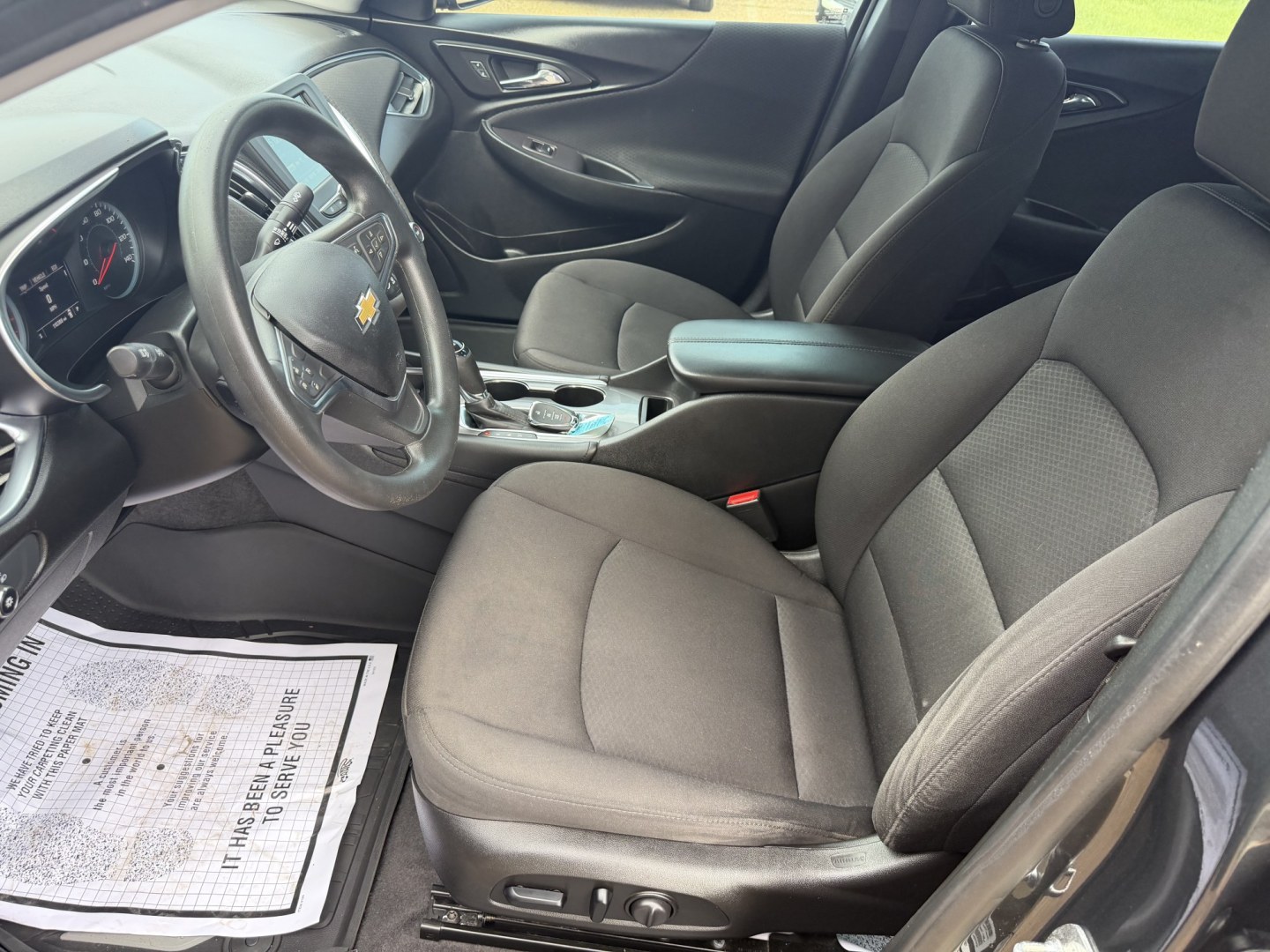 2018 GRAY CHEVROLET MALIBU LT (2FL) (1G1ZD5ST8JF) , located at 922 W. Beacon St., Philadelphia, MS, 39350, (601) 650-3675, 32.770447, -89.127151- Photo#9
