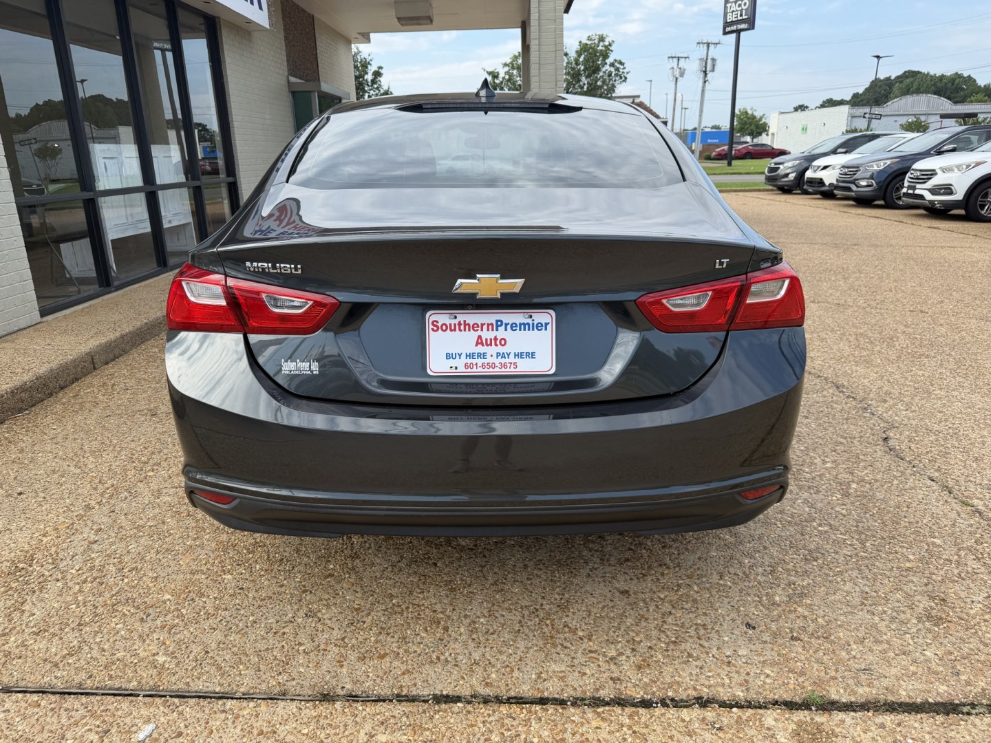 2018 GRAY CHEVROLET MALIBU LT (2FL) (1G1ZD5ST8JF) , located at 922 W. Beacon St., Philadelphia, MS, 39350, (601) 650-3675, 32.770447, -89.127151- Photo#4