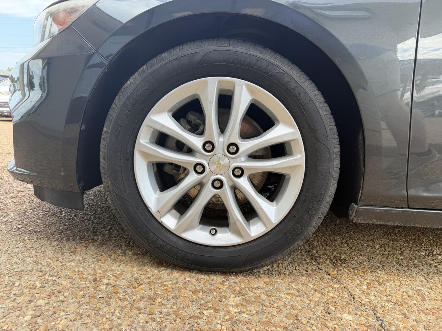 2018 GRAY CHEVROLET MALIBU LT (2FL) (1G1ZD5ST8JF) , located at 922 W. Beacon St., Philadelphia, MS, 39350, (601) 650-3675, 32.770447, -89.127151- Photo#7