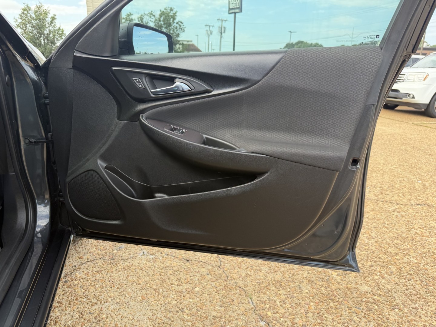 2018 GRAY CHEVROLET MALIBU LT (2FL) (1G1ZD5ST8JF) , located at 922 W. Beacon St., Philadelphia, MS, 39350, (601) 650-3675, 32.770447, -89.127151- Photo#11