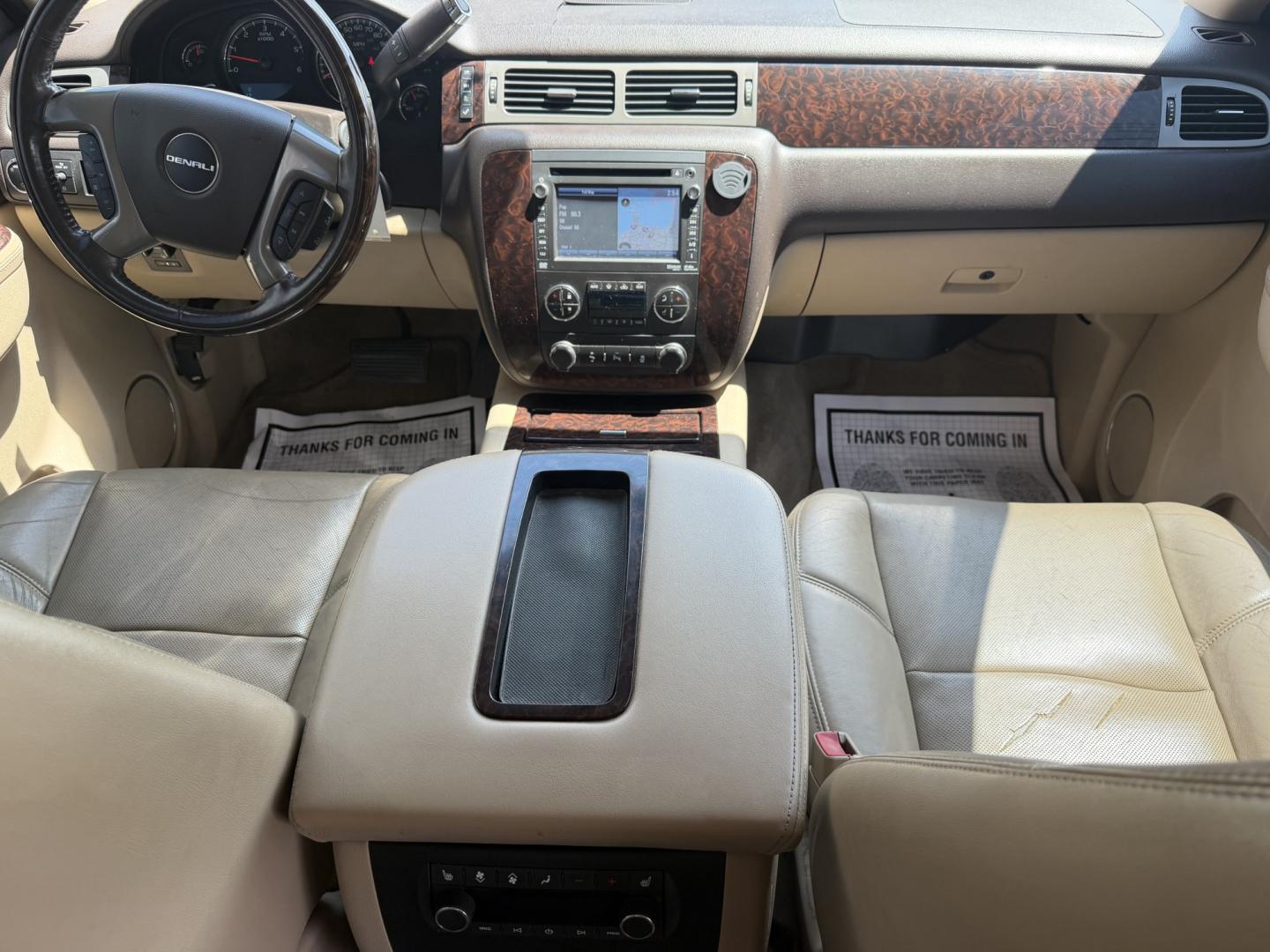 2013 WHITE GMC YUKON XL DENALI (1GKS2MEF2DR) , located at 922 W. Beacon St., Philadelphia, MS, 39350, (601) 650-3675, 32.770447, -89.127151- Photo#16