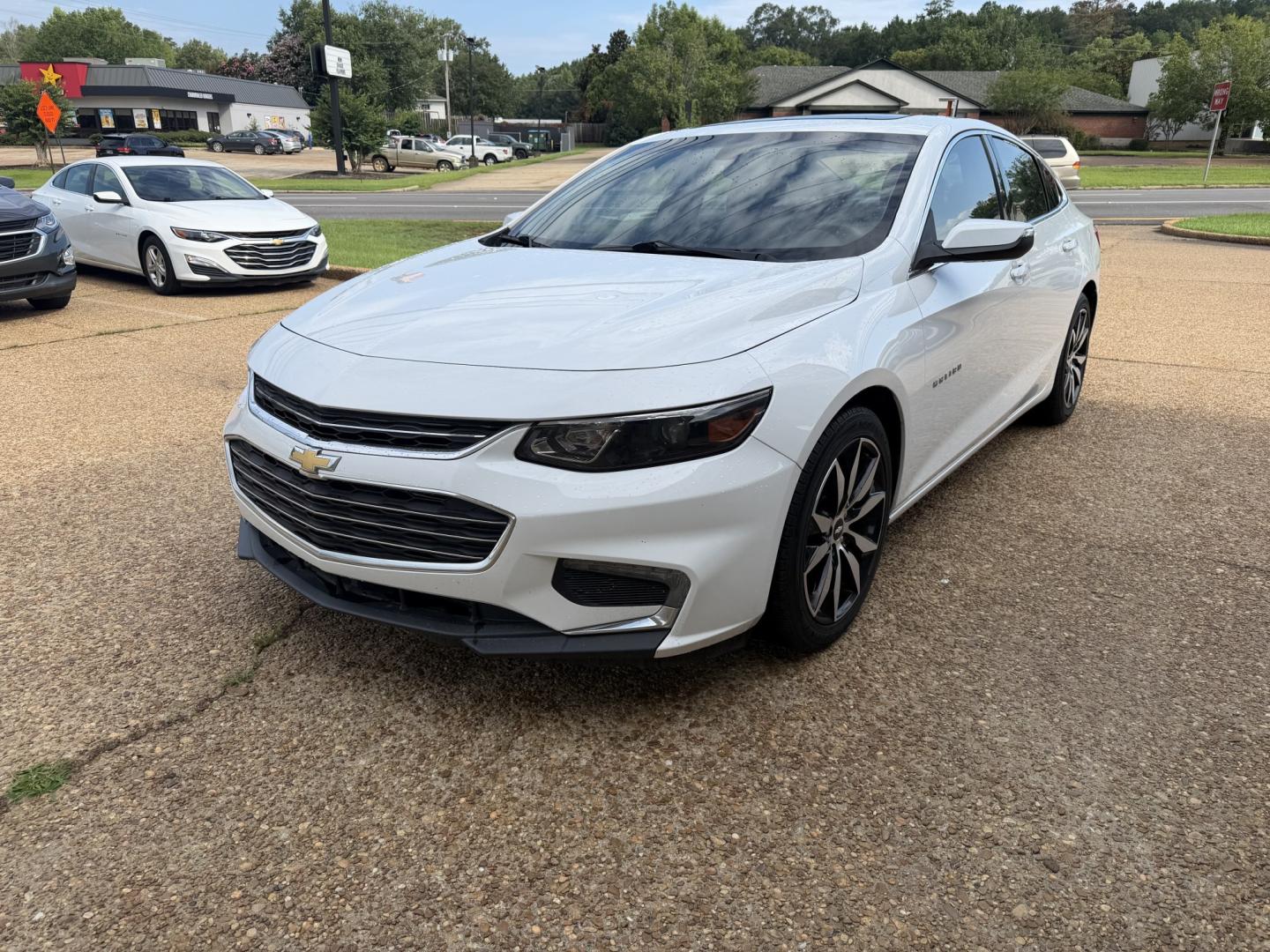 2016 WHITE CHEVROLET MALIBU LT (1LT) (1G1ZE5ST3GF) , located at 922 W. Beacon St., Philadelphia, MS, 39350, (601) 650-3675, 32.770447, -89.127151- Photo#2