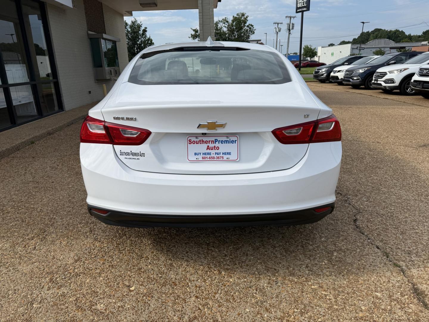 2016 WHITE CHEVROLET MALIBU LT (1LT) (1G1ZE5ST3GF) , located at 922 W. Beacon St., Philadelphia, MS, 39350, (601) 650-3675, 32.770447, -89.127151- Photo#4