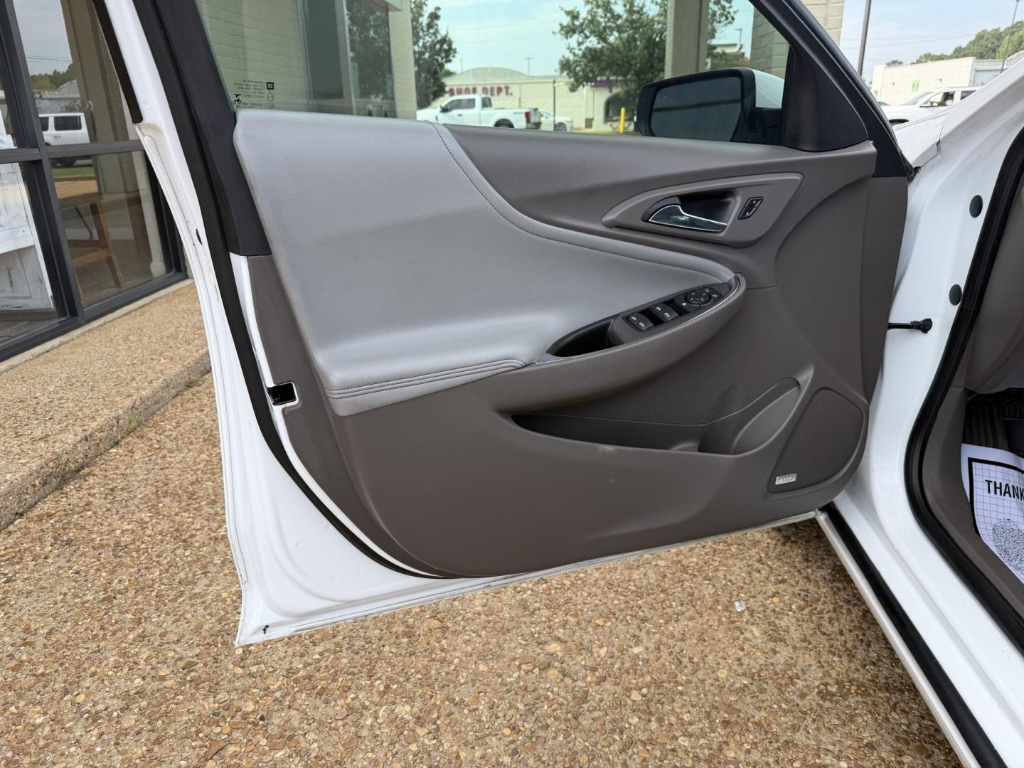 2016 WHITE CHEVROLET MALIBU LT (1LT) (1G1ZE5ST3GF) , located at 922 W. Beacon St., Philadelphia, MS, 39350, (601) 650-3675, 32.770447, -89.127151- Photo#8