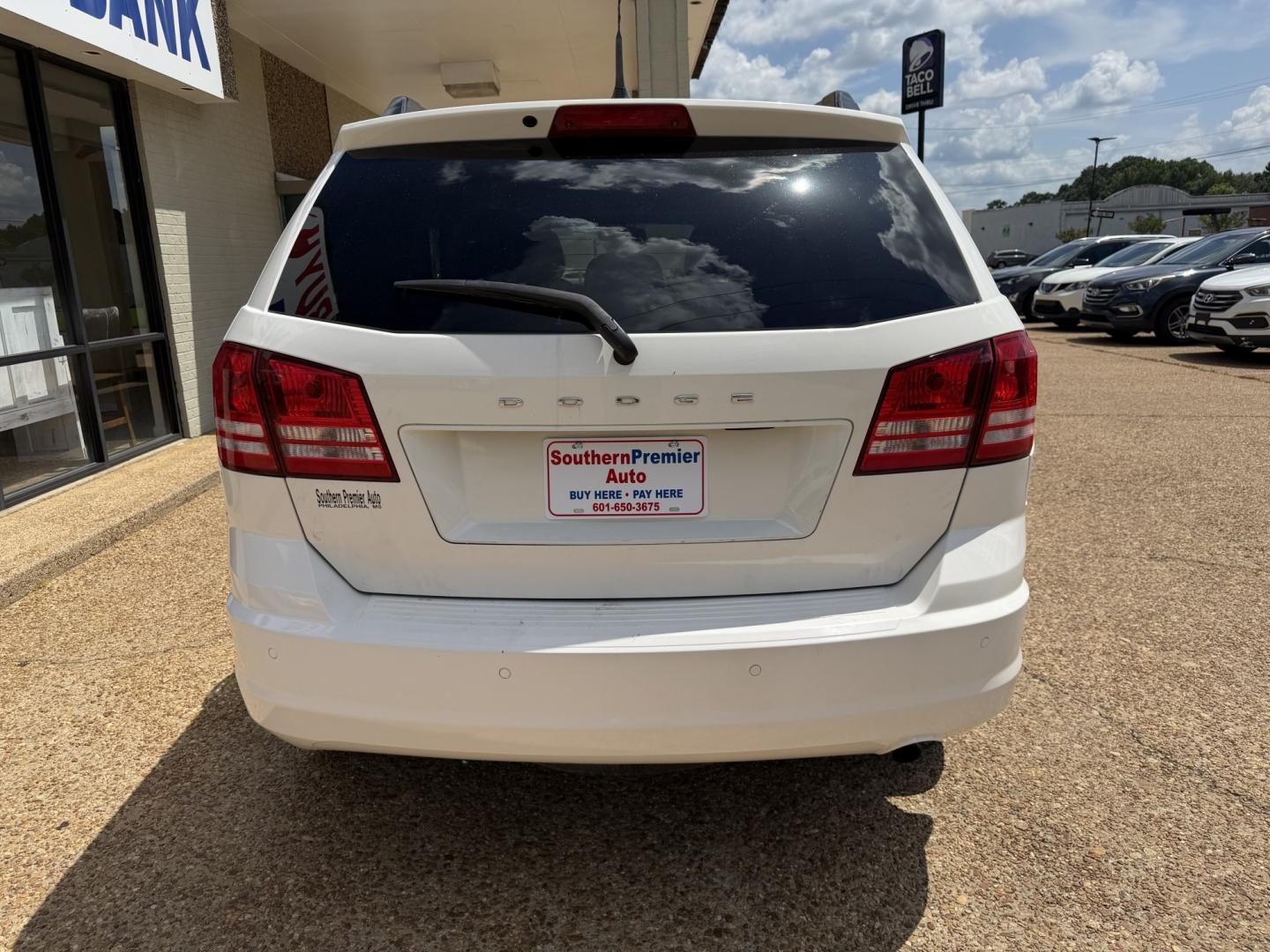 2017 WHITE DODGE JOURNEY SE (3C4PDCAB9HT) , located at 922 W. Beacon St., Philadelphia, MS, 39350, (601) 650-3675, 32.770447, -89.127151- Photo#4