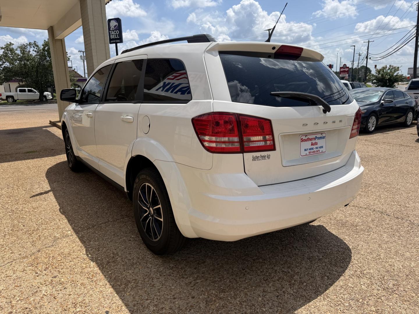 2017 WHITE DODGE JOURNEY SE (3C4PDCAB9HT) , located at 922 W. Beacon St., Philadelphia, MS, 39350, (601) 650-3675, 32.770447, -89.127151- Photo#3