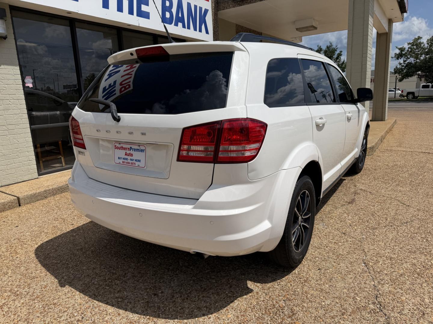 2017 WHITE DODGE JOURNEY SE (3C4PDCAB9HT) , located at 922 W. Beacon St., Philadelphia, MS, 39350, (601) 650-3675, 32.770447, -89.127151- Photo#5