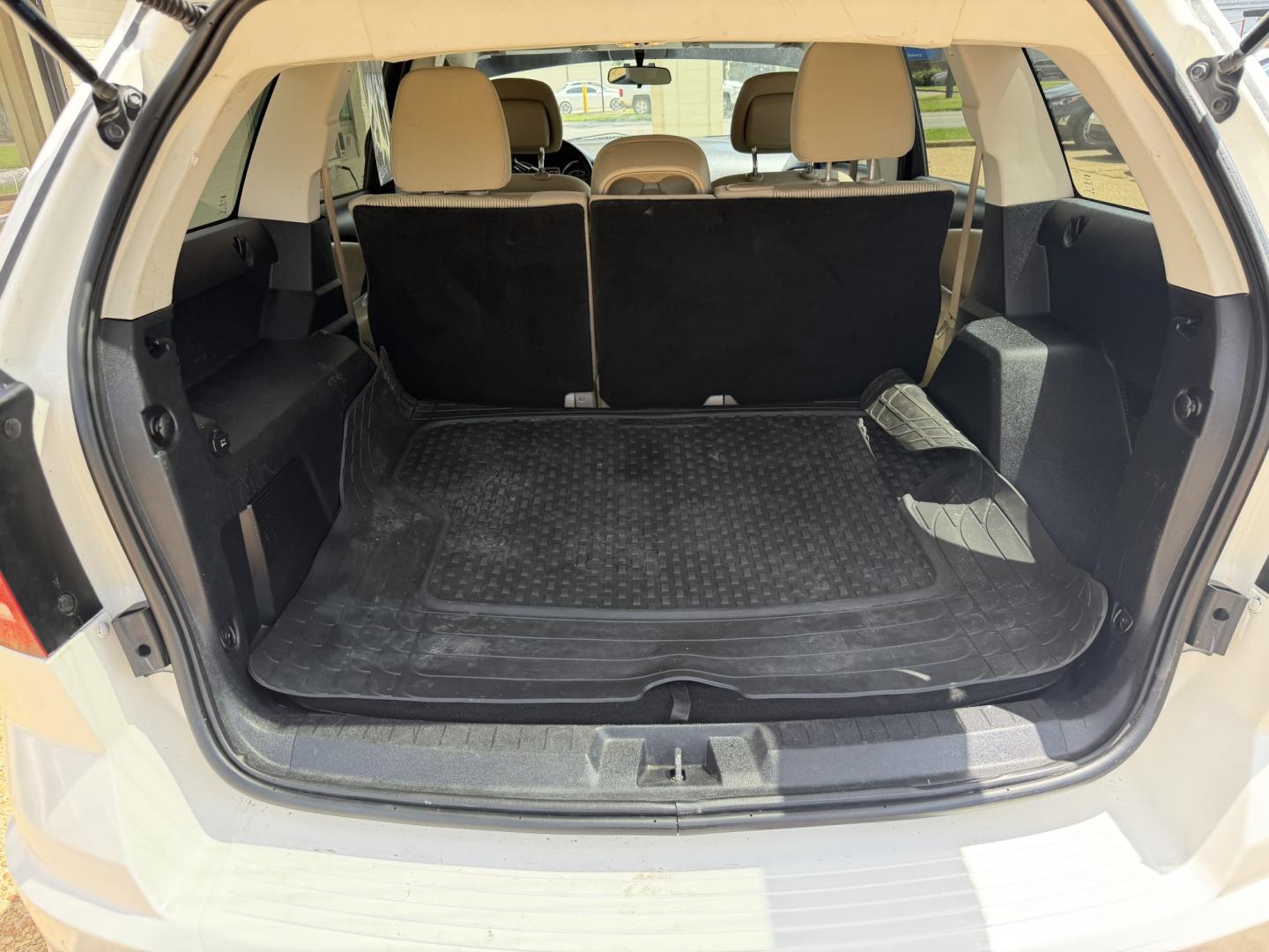 2017 WHITE DODGE JOURNEY SE (3C4PDCAB9HT) , located at 922 W. Beacon St., Philadelphia, MS, 39350, (601) 650-3675, 32.770447, -89.127151- Photo#18