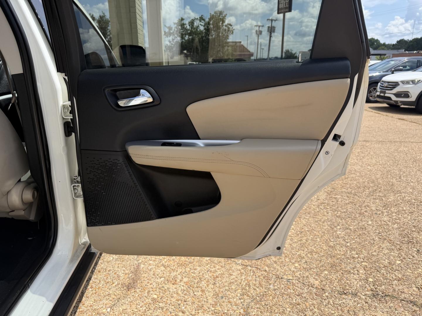 2017 WHITE DODGE JOURNEY SE (3C4PDCAB9HT) , located at 922 W. Beacon St., Philadelphia, MS, 39350, (601) 650-3675, 32.770447, -89.127151- Photo#15
