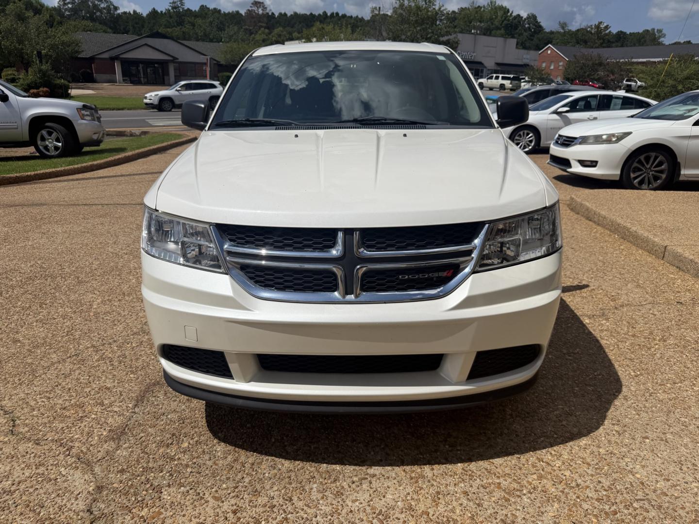 2015 WHITE DODGE JOURNEY SE (3C4PDCAB1FT) , located at 922 W. Beacon St., Philadelphia, MS, 39350, (601) 650-3675, 32.770447, -89.127151- Photo#1