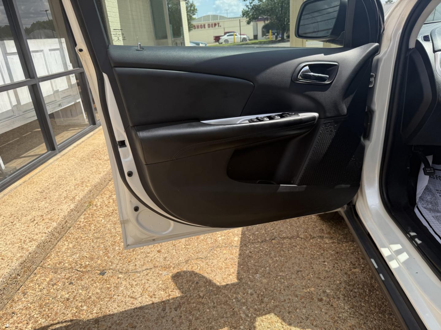 2015 WHITE DODGE JOURNEY SE (3C4PDCAB1FT) , located at 922 W. Beacon St., Philadelphia, MS, 39350, (601) 650-3675, 32.770447, -89.127151- Photo#8