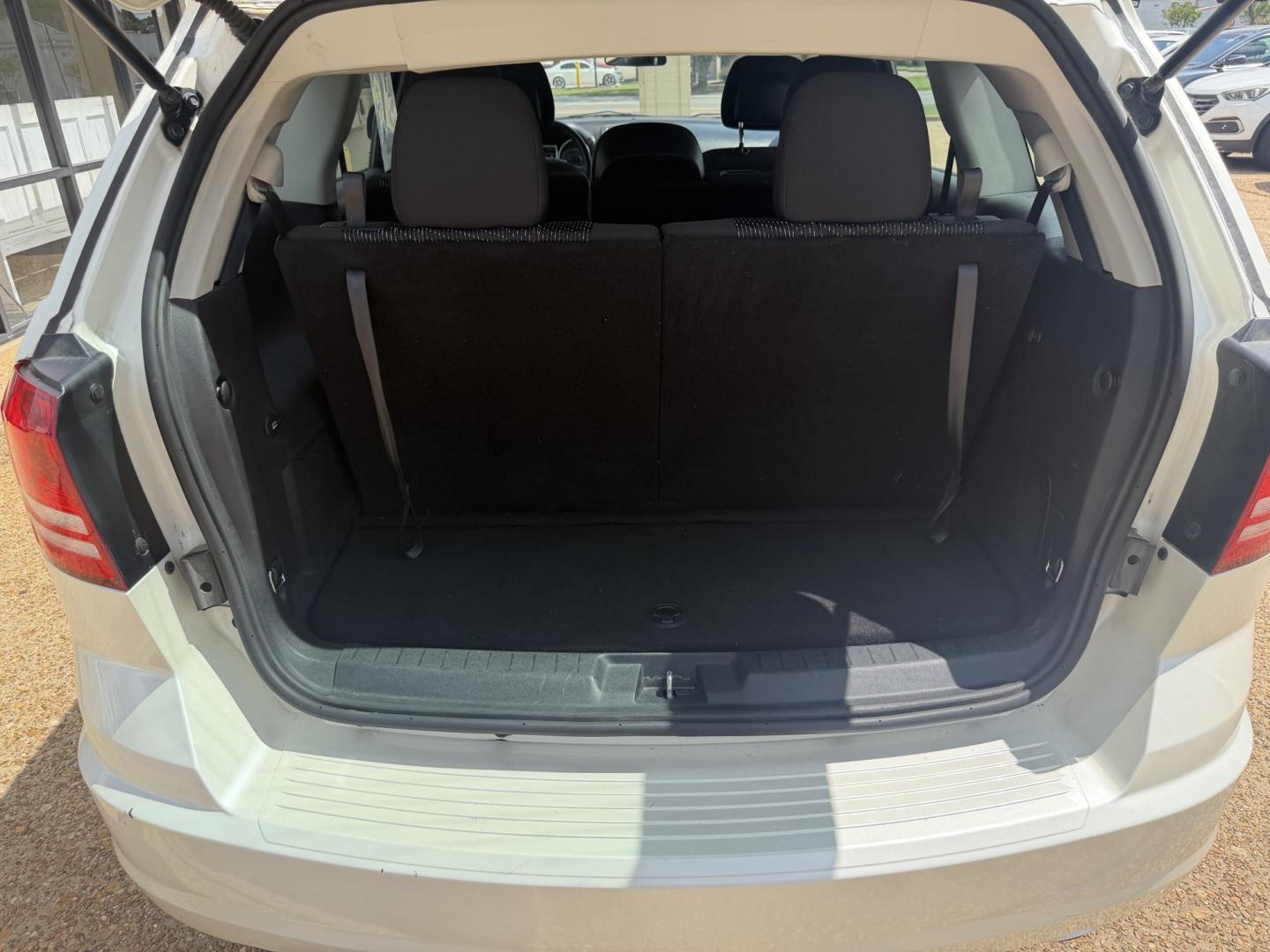 2015 WHITE DODGE JOURNEY SE (3C4PDCAB1FT) , located at 922 W. Beacon St., Philadelphia, MS, 39350, (601) 650-3675, 32.770447, -89.127151- Photo#18