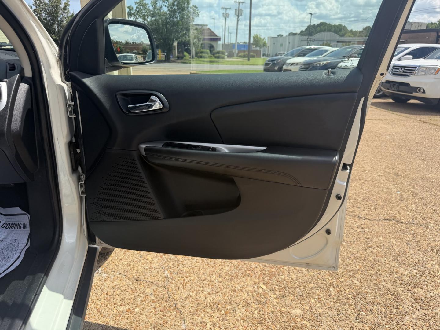 2015 WHITE DODGE JOURNEY SE (3C4PDCAB1FT) , located at 922 W. Beacon St., Philadelphia, MS, 39350, (601) 650-3675, 32.770447, -89.127151- Photo#11