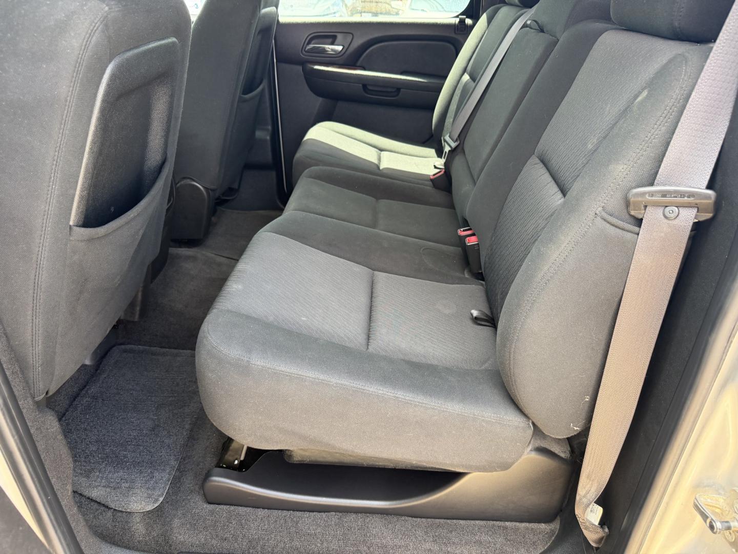 2011 SILVER CHEVROLET AVALANCHE LS (3GNMCEE08BG) , located at 922 W. Beacon St., Philadelphia, MS, 39350, (601) 650-3675, 32.770447, -89.127151- Photo#13
