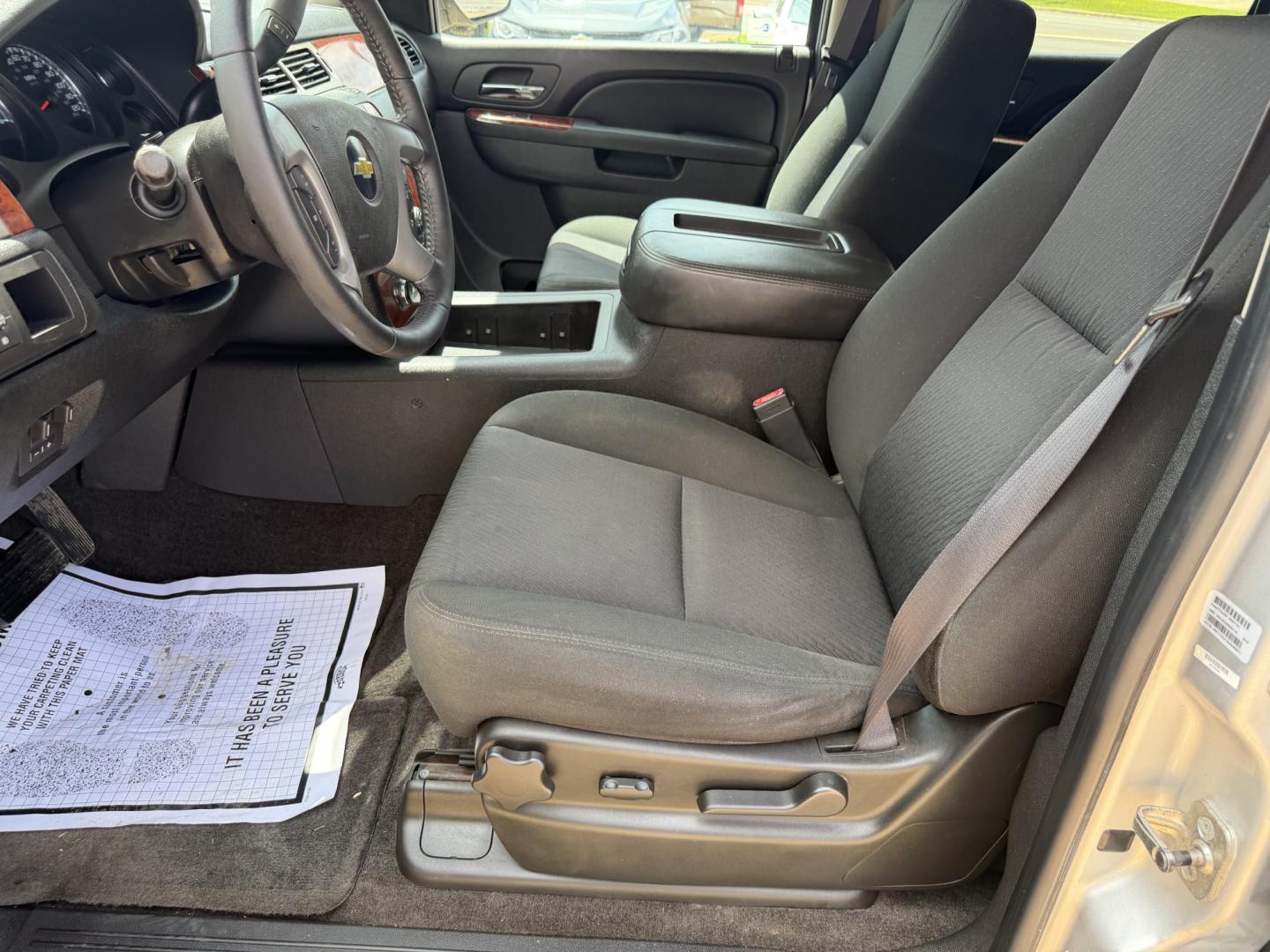 2011 SILVER CHEVROLET AVALANCHE LS (3GNMCEE08BG) , located at 922 W. Beacon St., Philadelphia, MS, 39350, (601) 650-3675, 32.770447, -89.127151- Photo#9