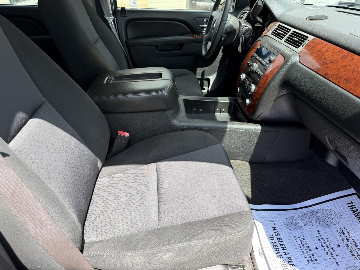 2011 SILVER CHEVROLET AVALANCHE LS (3GNMCEE08BG) , located at 922 W. Beacon St., Philadelphia, MS, 39350, (601) 650-3675, 32.770447, -89.127151- Photo#10