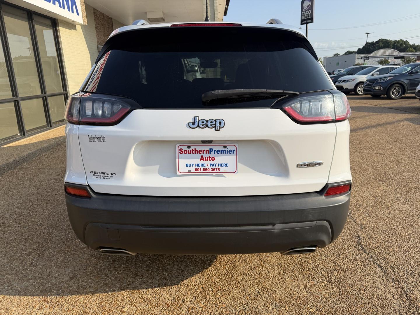 2019 WHITE JEEP CHEROKEE LATITUDE PL (1C4PJLLX3KD) , located at 922 W. Beacon St., Philadelphia, MS, 39350, (601) 650-3675, 32.770447, -89.127151- Photo#6