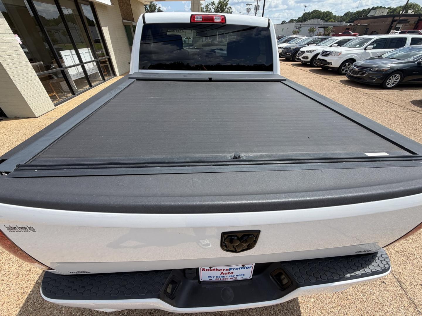 2017 WHITE RAM 1500 TRADESMAN (1C6RR6KTXHS) , located at 922 W. Beacon St., Philadelphia, MS, 39350, (601) 650-3675, 32.770447, -89.127151- Photo#19