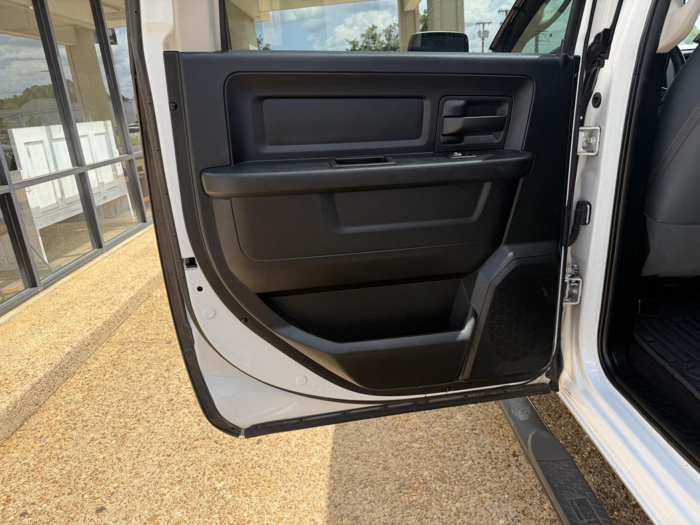 2017 WHITE RAM 1500 TRADESMAN (1C6RR6KTXHS) , located at 922 W. Beacon St., Philadelphia, MS, 39350, (601) 650-3675, 32.770447, -89.127151- Photo#12