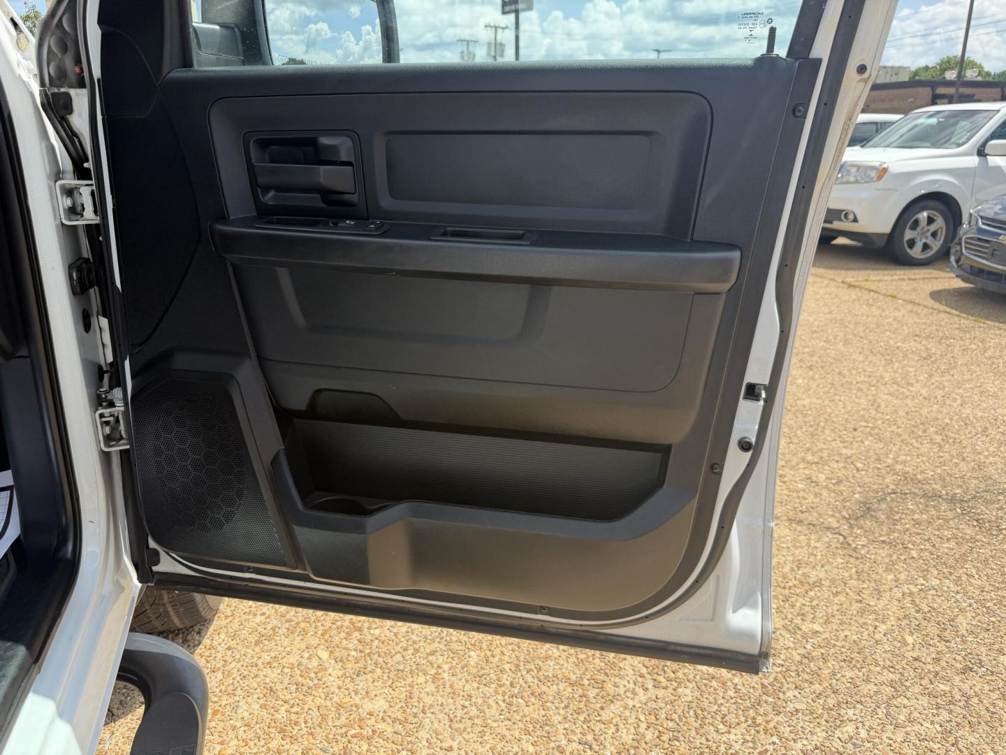 2017 WHITE RAM 1500 TRADESMAN (1C6RR6KTXHS) , located at 922 W. Beacon St., Philadelphia, MS, 39350, (601) 650-3675, 32.770447, -89.127151- Photo#11