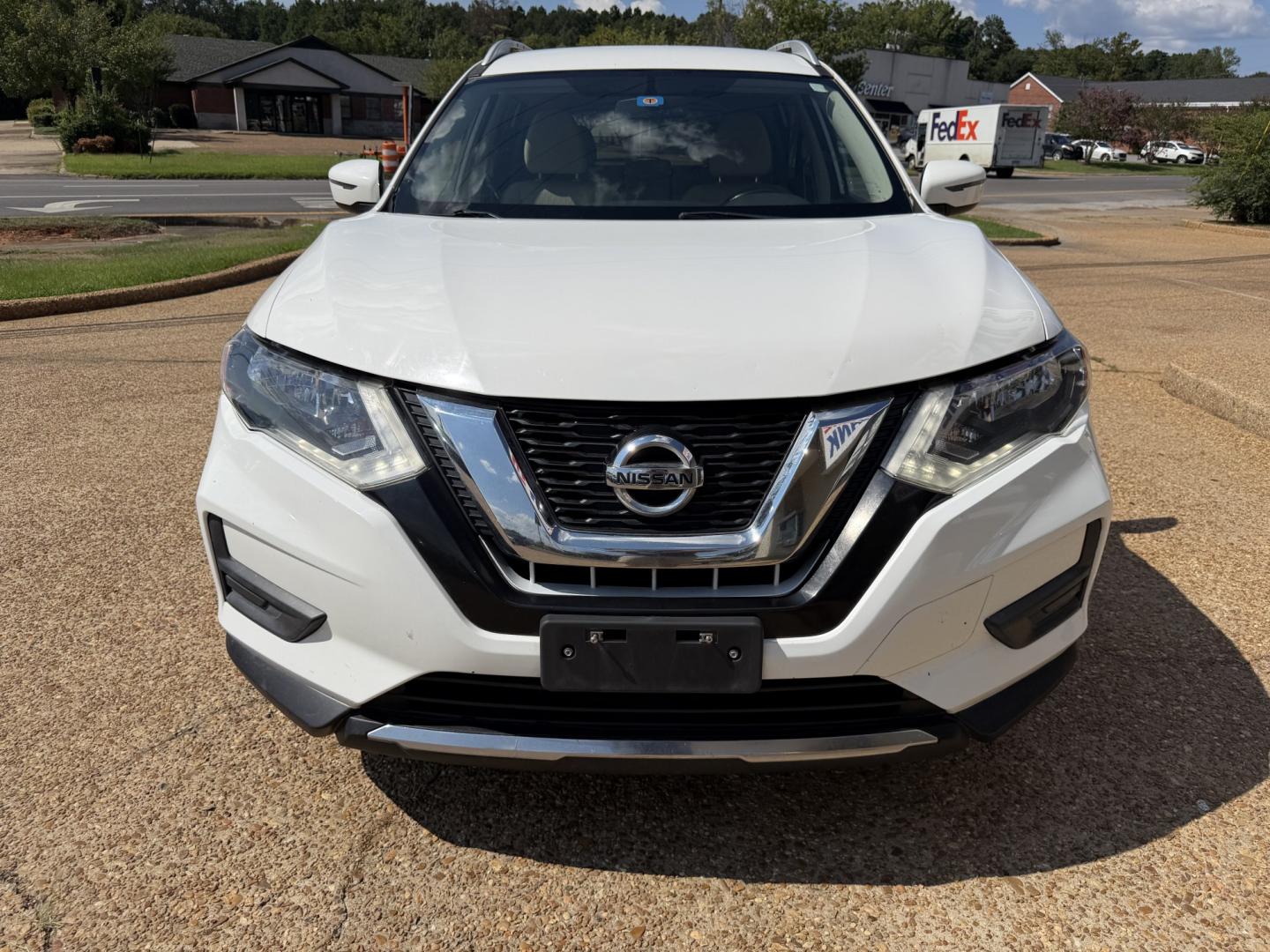 2017 WHITE NISSAN ROGUE SV (JN8AT2MT9HW) , located at 922 W. Beacon St., Philadelphia, MS, 39350, (601) 650-3675, 32.770447, -89.127151- Photo#1