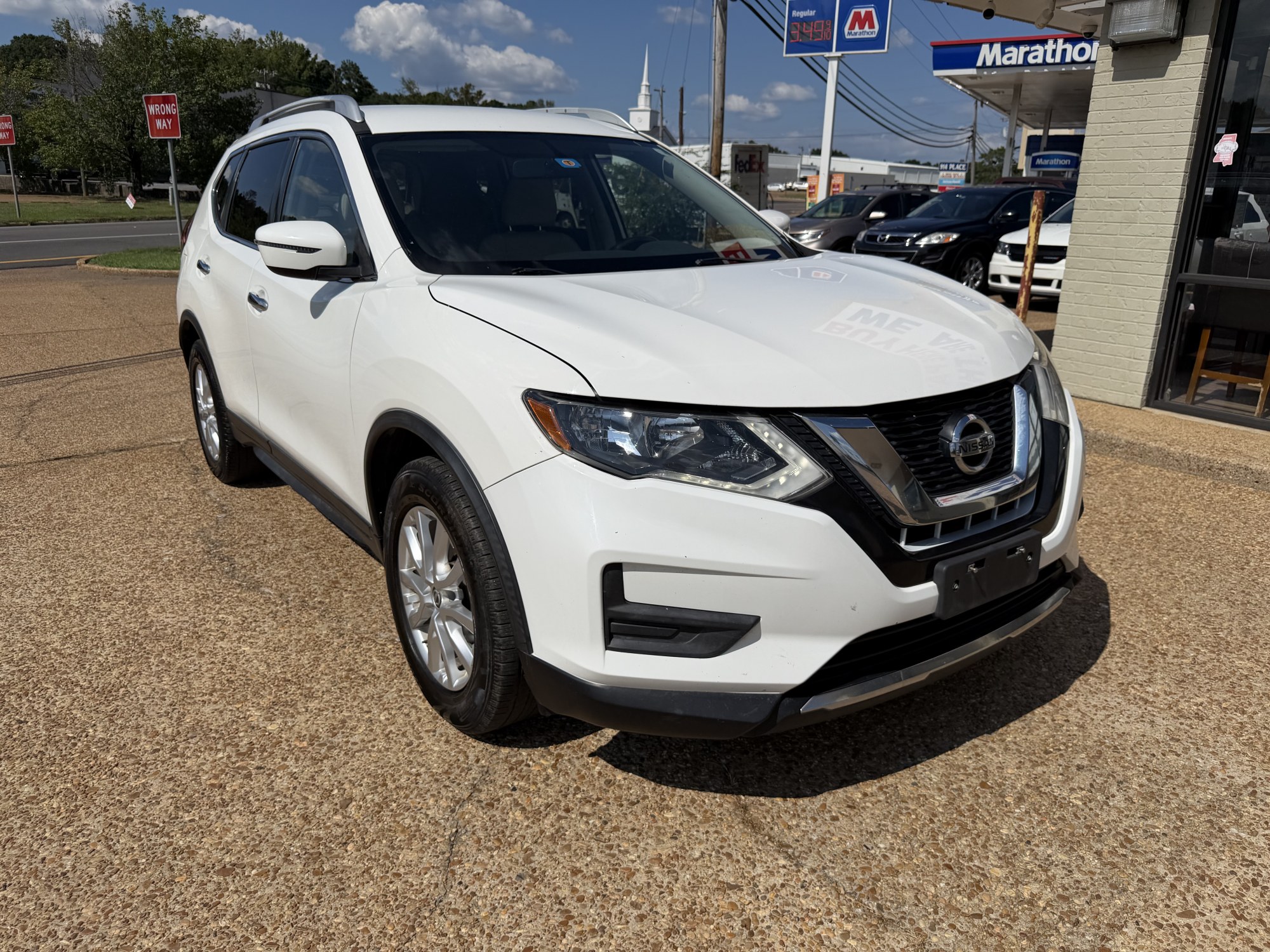 photo of 2017 NISSAN ROGUE SV 