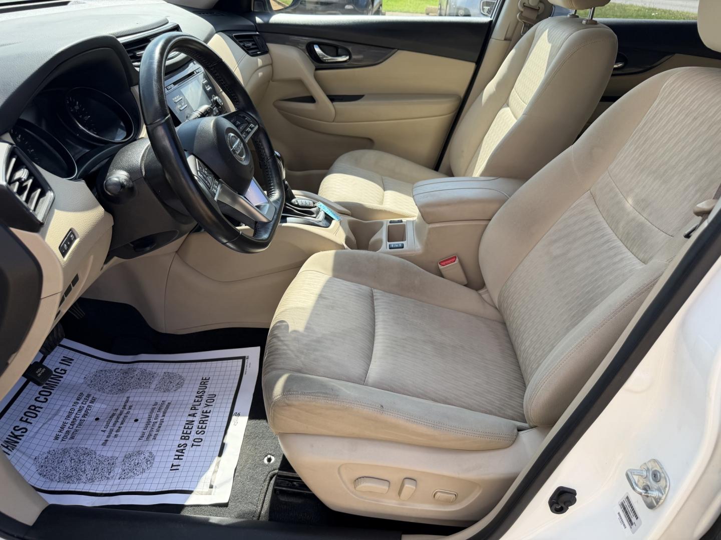 2017 WHITE NISSAN ROGUE SV (JN8AT2MT9HW) , located at 922 W. Beacon St., Philadelphia, MS, 39350, (601) 650-3675, 32.770447, -89.127151- Photo#9