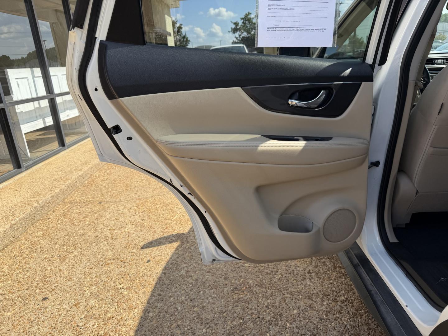 2017 WHITE NISSAN ROGUE SV (JN8AT2MT9HW) , located at 922 W. Beacon St., Philadelphia, MS, 39350, (601) 650-3675, 32.770447, -89.127151- Photo#12