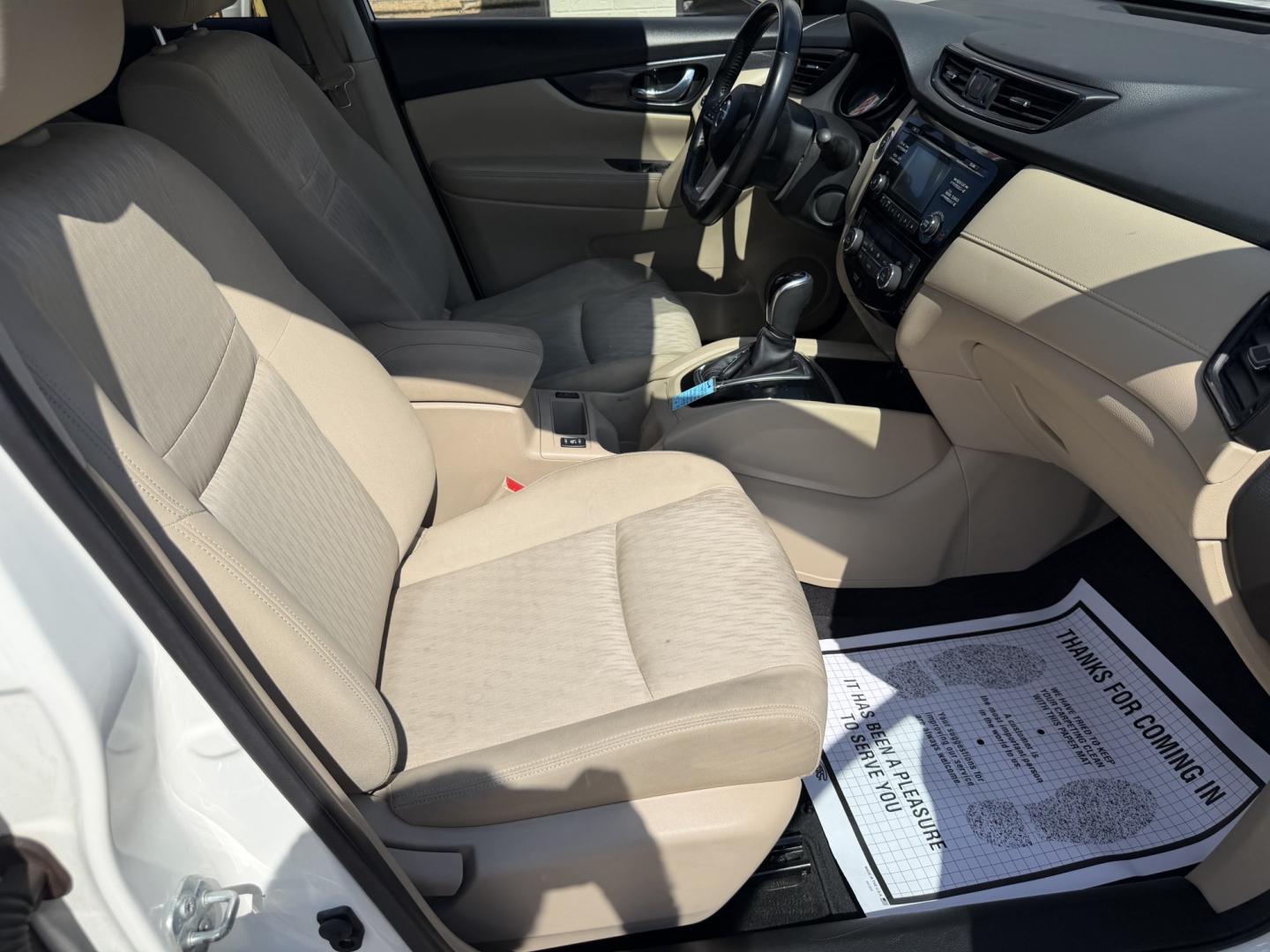 2017 WHITE NISSAN ROGUE SV (JN8AT2MT9HW) , located at 922 W. Beacon St., Philadelphia, MS, 39350, (601) 650-3675, 32.770447, -89.127151- Photo#10