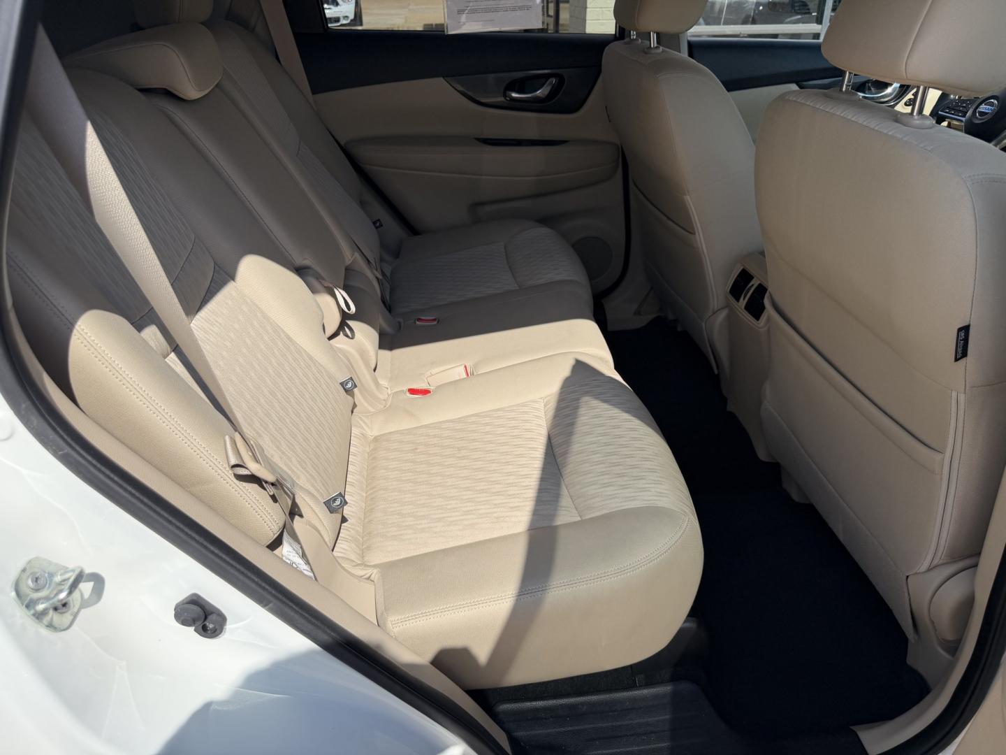 2017 WHITE NISSAN ROGUE SV (JN8AT2MT9HW) , located at 922 W. Beacon St., Philadelphia, MS, 39350, (601) 650-3675, 32.770447, -89.127151- Photo#14