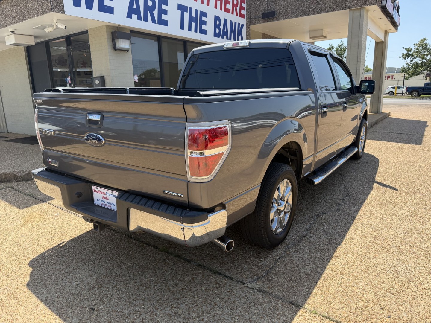 2013 GRAY FORD F-150 XLT (1FTEW1CM8DK) , located at 922 W. Beacon St., Philadelphia, MS, 39350, (601) 650-3675, 32.770447, -89.127151- Photo#5