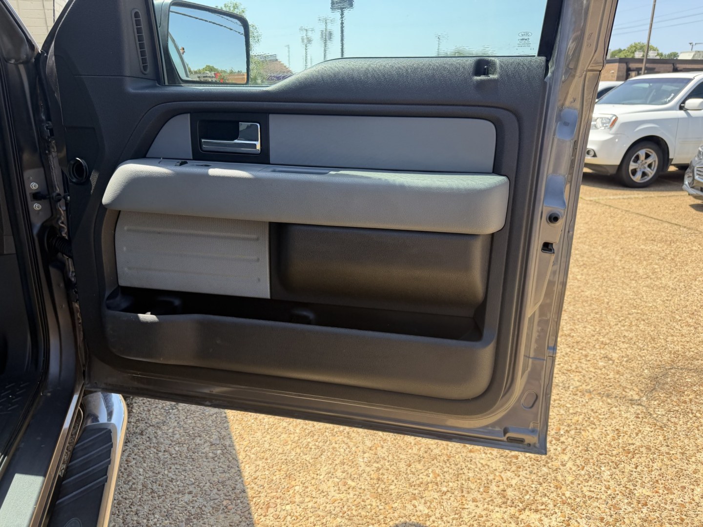 2013 GRAY FORD F-150 XLT (1FTEW1CM8DK) , located at 922 W. Beacon St., Philadelphia, MS, 39350, (601) 650-3675, 32.770447, -89.127151- Photo#11