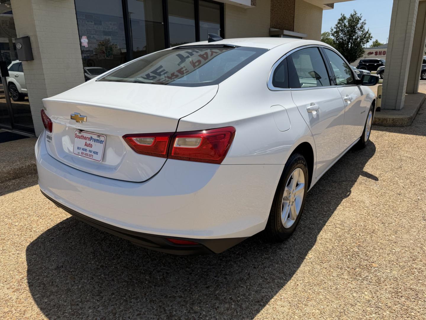 2023 WHITE CHEVROLET MALIBU LS (1FL) (1G1ZC5ST7PF) , located at 922 W. Beacon St., Philadelphia, MS, 39350, (601) 650-3675, 32.770447, -89.127151- Photo#5