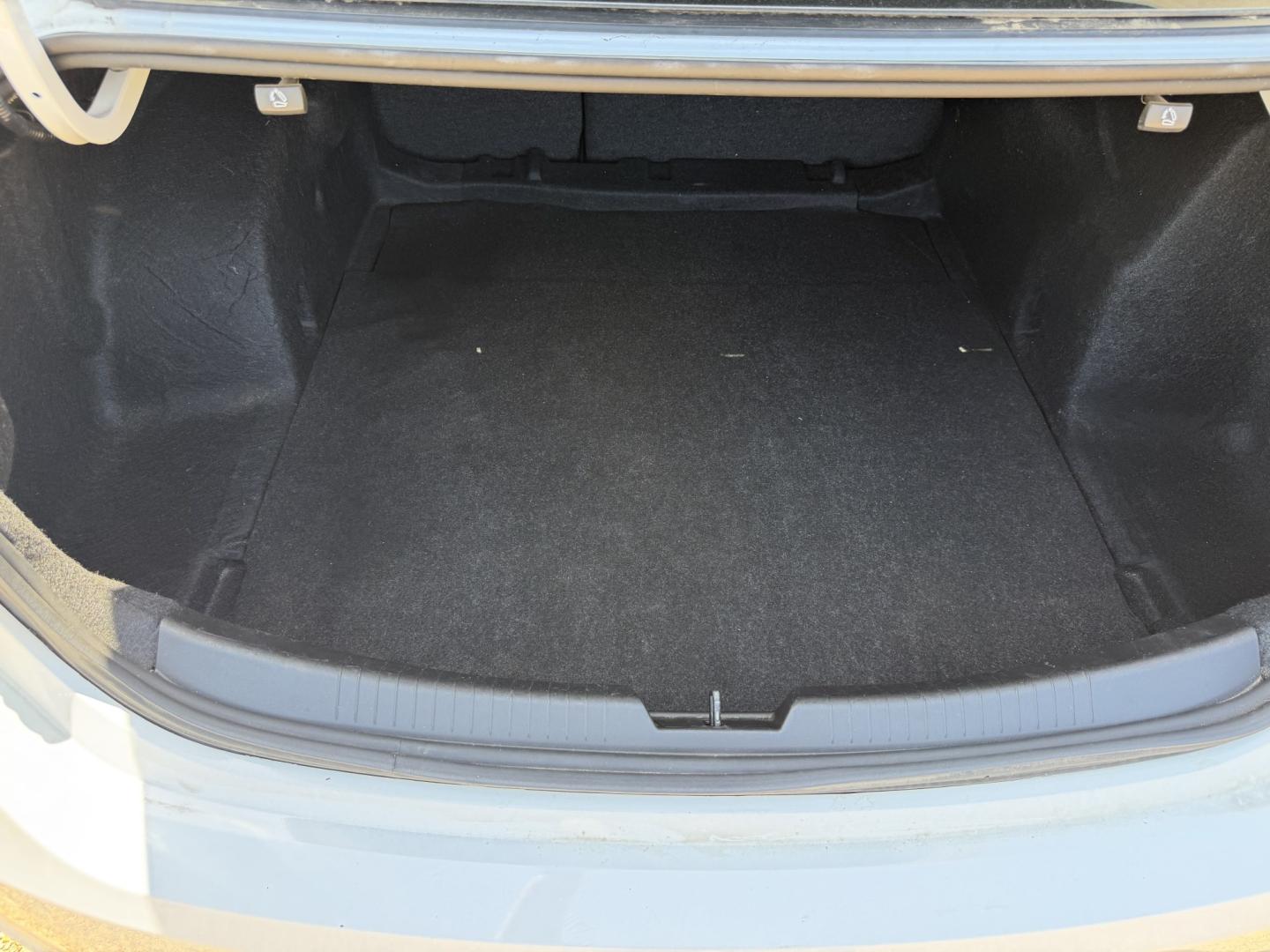 2023 WHITE CHEVROLET MALIBU LS (1FL) (1G1ZC5ST7PF) , located at 922 W. Beacon St., Philadelphia, MS, 39350, (601) 650-3675, 32.770447, -89.127151- Photo#19