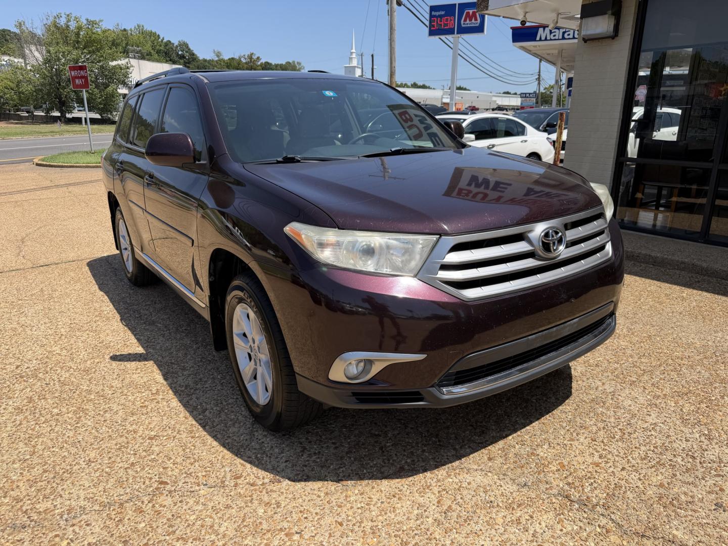 2013 BURGANDY TOYOTA HIGHLANDER SE (5TDZK3EH1DS) , located at 922 W. Beacon St., Philadelphia, MS, 39350, (601) 650-3675, 32.770447, -89.127151- Photo#0