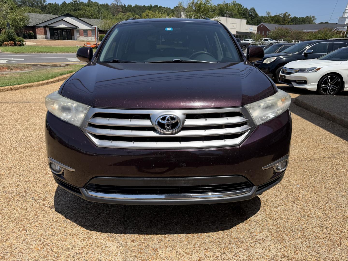2013 BURGANDY TOYOTA HIGHLANDER SE (5TDZK3EH1DS) , located at 922 W. Beacon St., Philadelphia, MS, 39350, (601) 650-3675, 32.770447, -89.127151- Photo#1