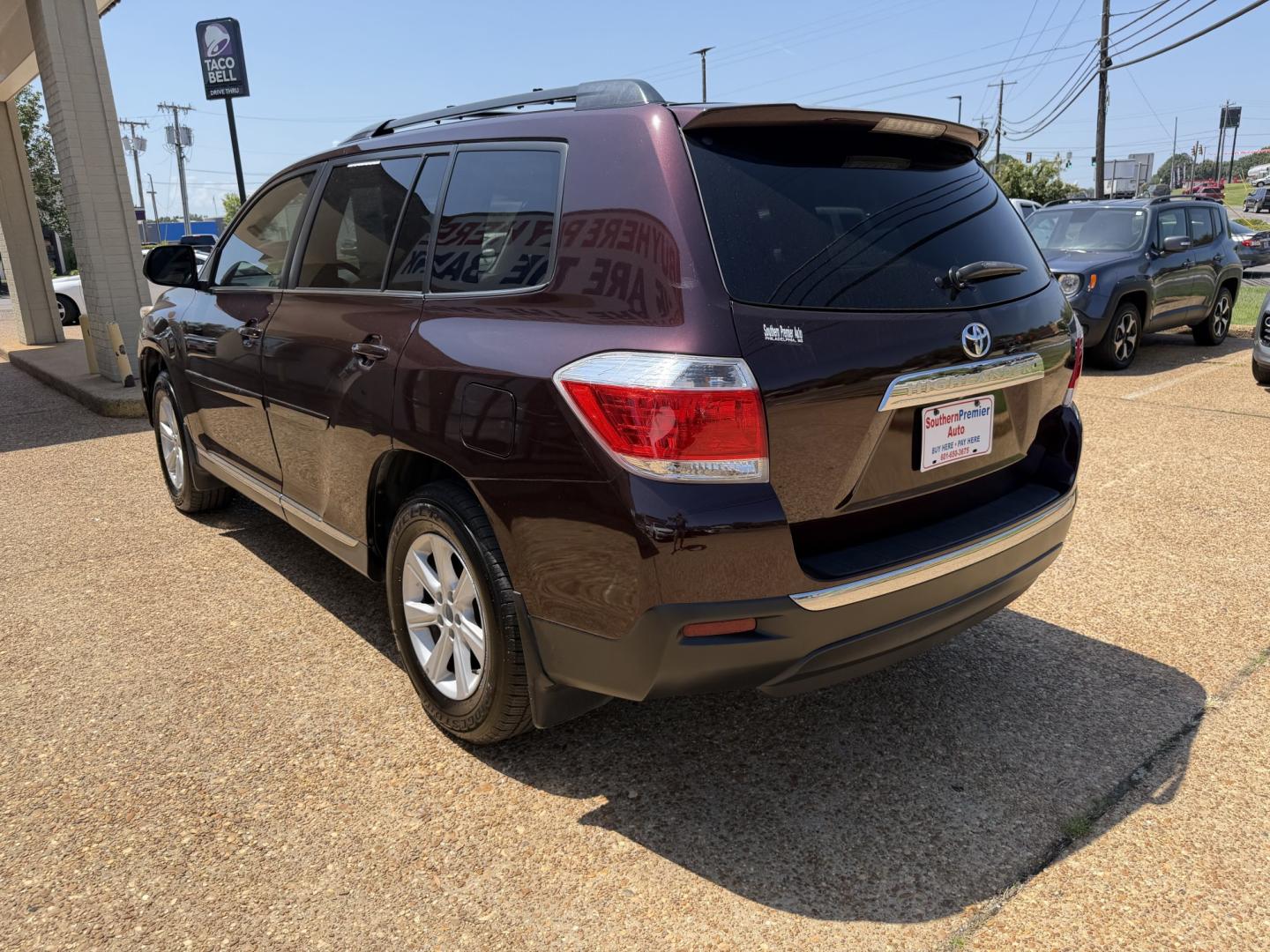 2013 BURGANDY TOYOTA HIGHLANDER SE (5TDZK3EH1DS) , located at 922 W. Beacon St., Philadelphia, MS, 39350, (601) 650-3675, 32.770447, -89.127151- Photo#3